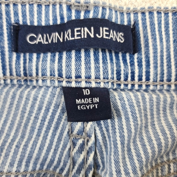 Calvin Klein Size 10 Denim Short Railroad Stripe Blue White Cuffed - Picture 3 of 6